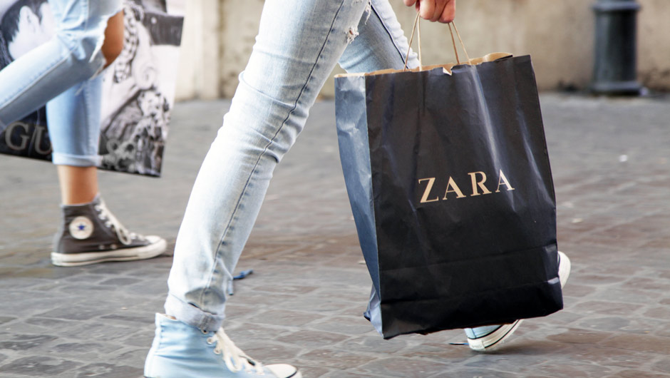 Mua hàng trên Zara